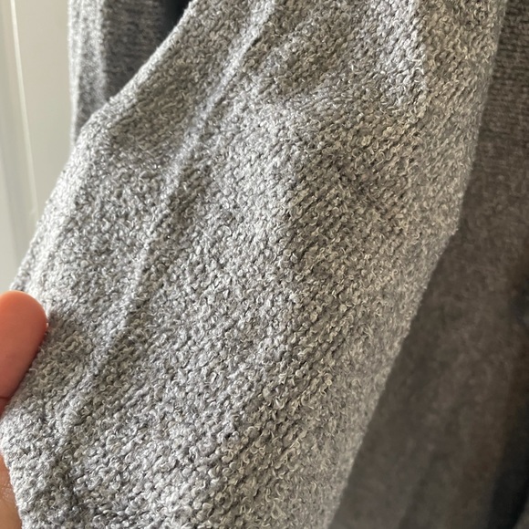 Barefoot dreams cozy women’s wrap - Picture 8 of 8